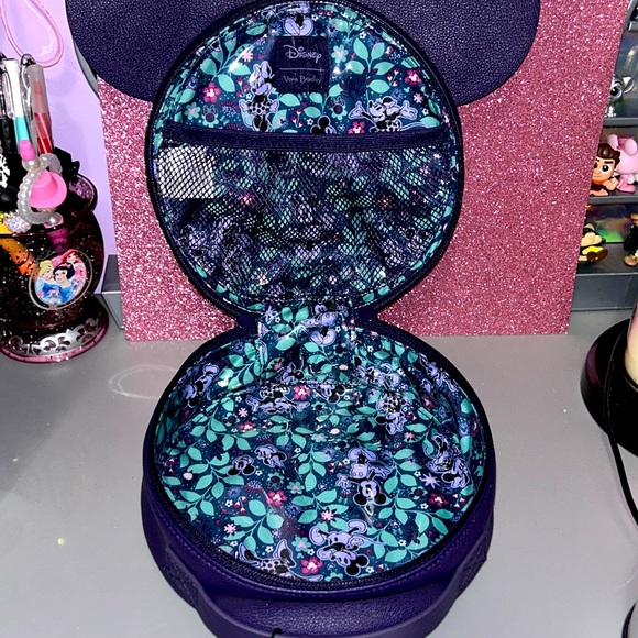 Vera Bradley Disney Limited Edition Whimsy Cosmetic Case - Picture 4 of 6